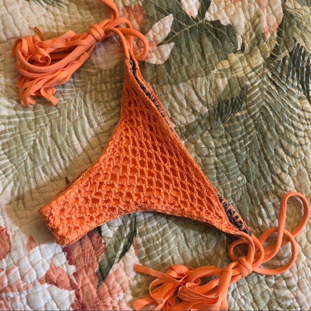 Acacia bottoms